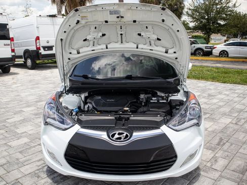 Used 2013 Hyundai Veloster w/ Style Pkg FWD image 25