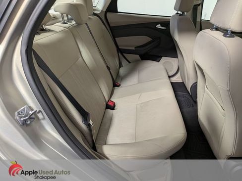 Used 2015 Ford Focus SE w/ SE Cold Weather Package FWD image 33
