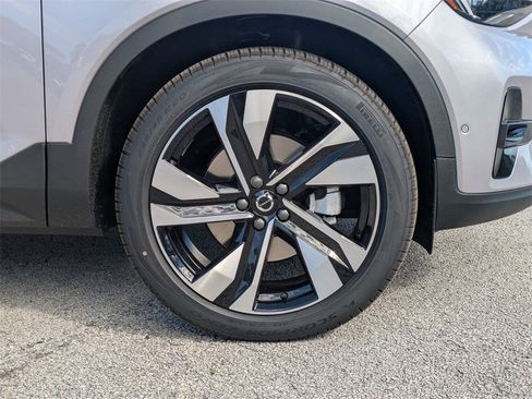 New 2026 Volvo XC40 B5 Ultra w/ Protection Package Premier image 11