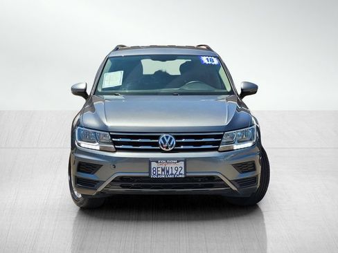 Used 2018 Volkswagen Tiguan SE FWD image 2