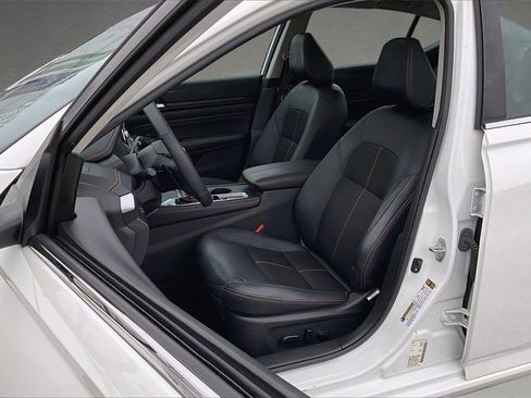 Used 2021 Nissan Altima 2.5 SR w/ SR Premium Package image 20