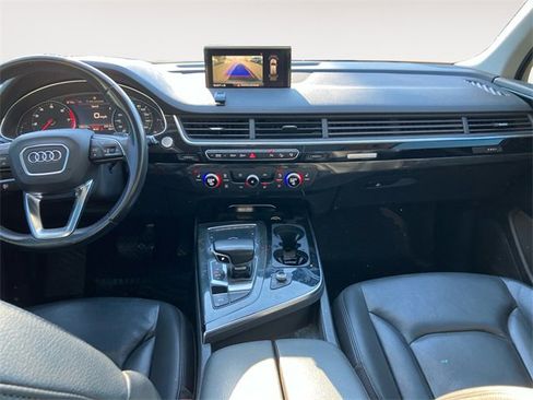 Used 2017 Audi Q7 3.0T Premium image 10