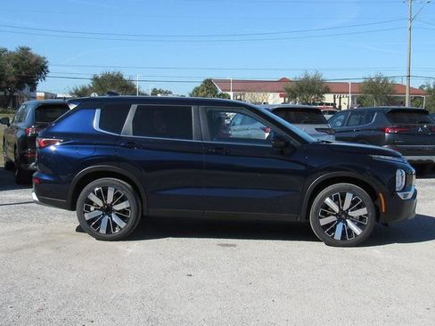 New 2026 Mitsubishi Outlander SE FWD image 2
