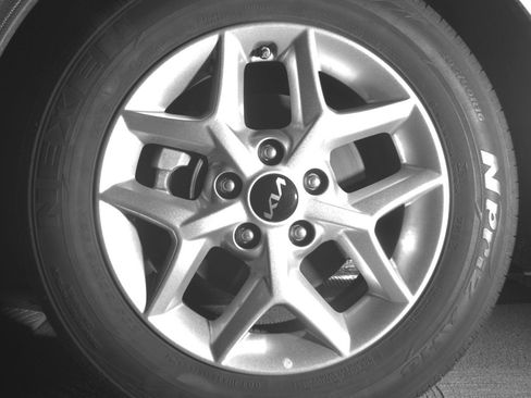 Used 2025 Kia Soul LX w/ LX Technology Package FWD image 12