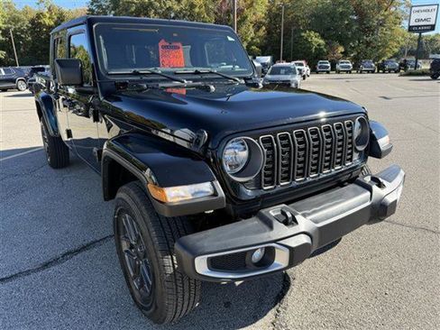 Used 2024 Jeep Gladiator Sport image 9