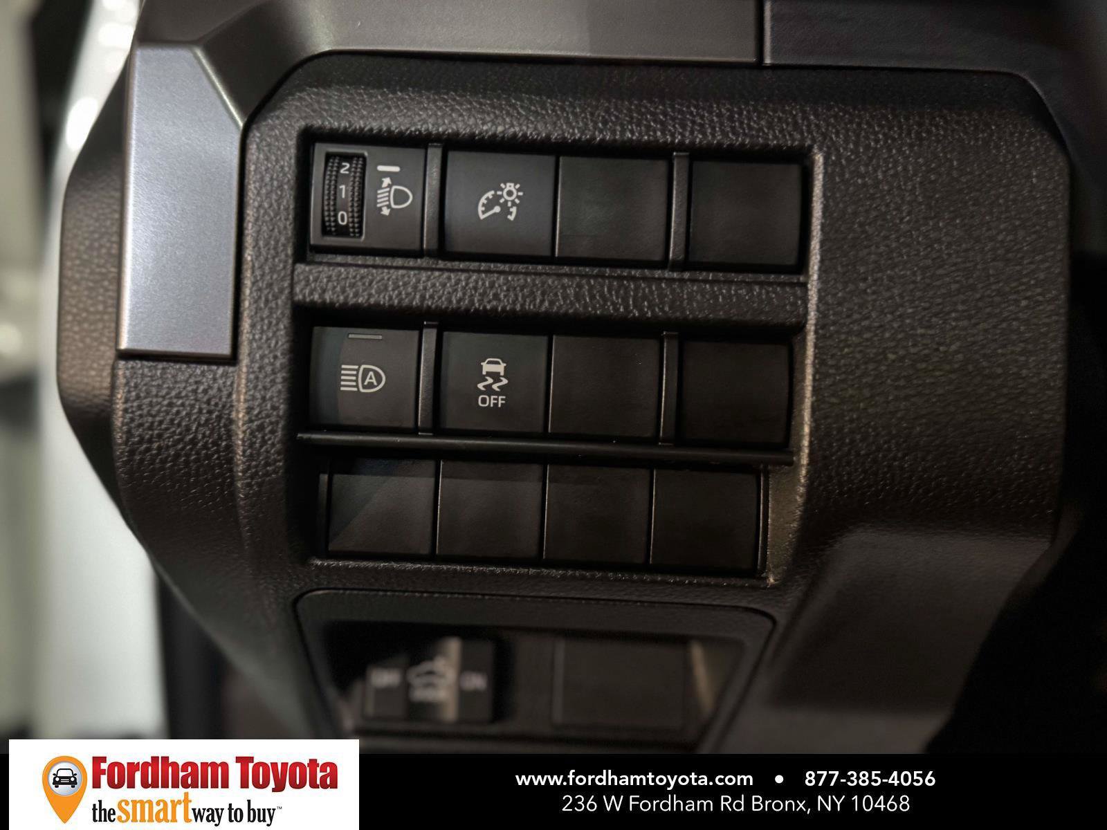 Used 2024 Toyota Tacoma TRD Off-Road AWD/4WD image 20