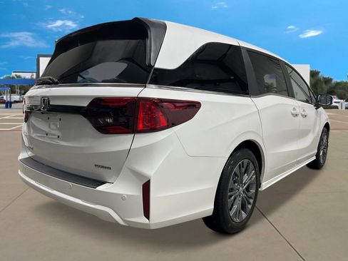 New 2026 Honda Odyssey Touring image 5