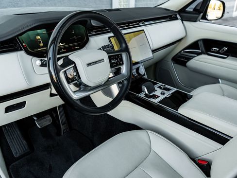 Used 2023 Land Rover Range Rover Long Wheelbase Autobiography image 31