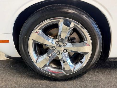 Used 2017 Dodge Challenger R/T w/ Driver Convenience Group image 14