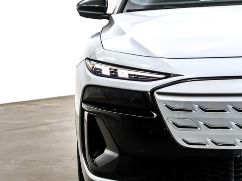 Used 2025 Audi S6 e-tron Premium Plus w/ Premium Plus image 15