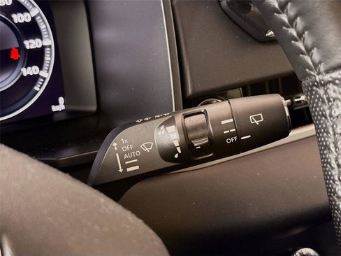 Used 2024 Mitsubishi Outlander SE image 5