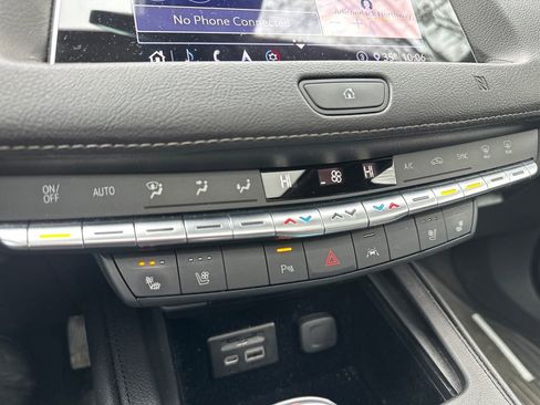 Used 2020 Cadillac XT4 Premium Luxury image 11