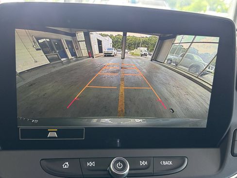 Used 2025 Chevrolet Blazer LT FWD image 25