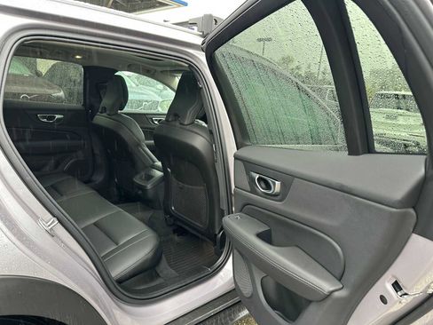 Used 2026 Volvo V60 B5 Cross Country Plus w/ Climate Package AWD/4WD image 13