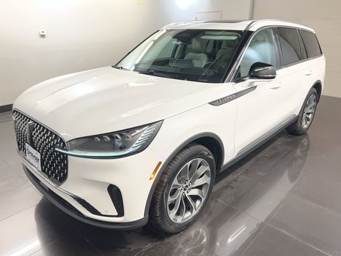 New 2026 Lincoln Aviator Reserve image 3