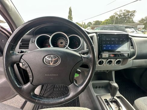 Used 2011 Toyota Tacoma PreRunner image 24