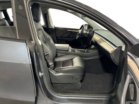 Certified 2023 Tesla Model Y AWD image 13
