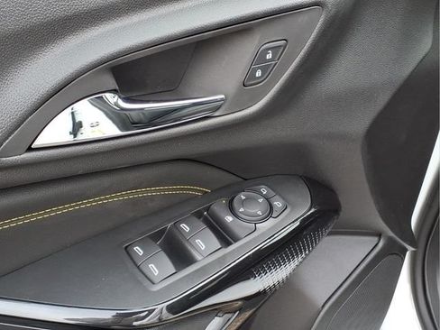 New 2026 Chevrolet Trax LT w/ LT Convenience Package FWD image 15