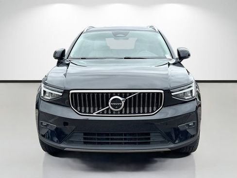 Used 2023 Volvo XC40 B5 Plus AWD/4WD image 8