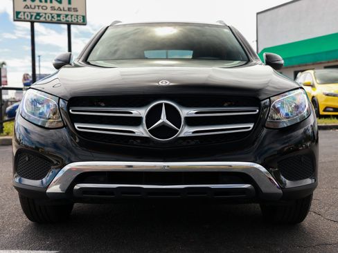 Used 2019 Mercedes-Benz GLC 300 w/ Premium Package image 20