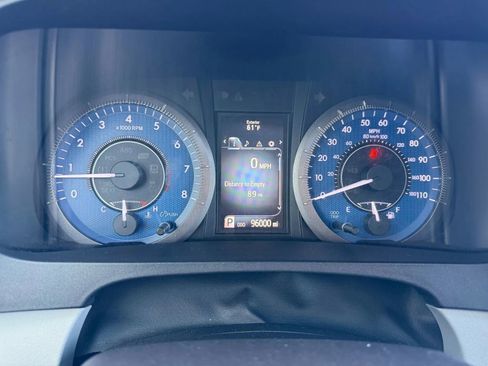 Used 2017 Toyota Sienna XLE image 26