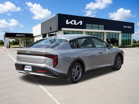 New 2026 Kia K4 FWD image 5