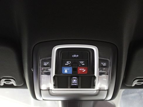 New 2026 RAM 1500 4x4 Crew Cab image 23