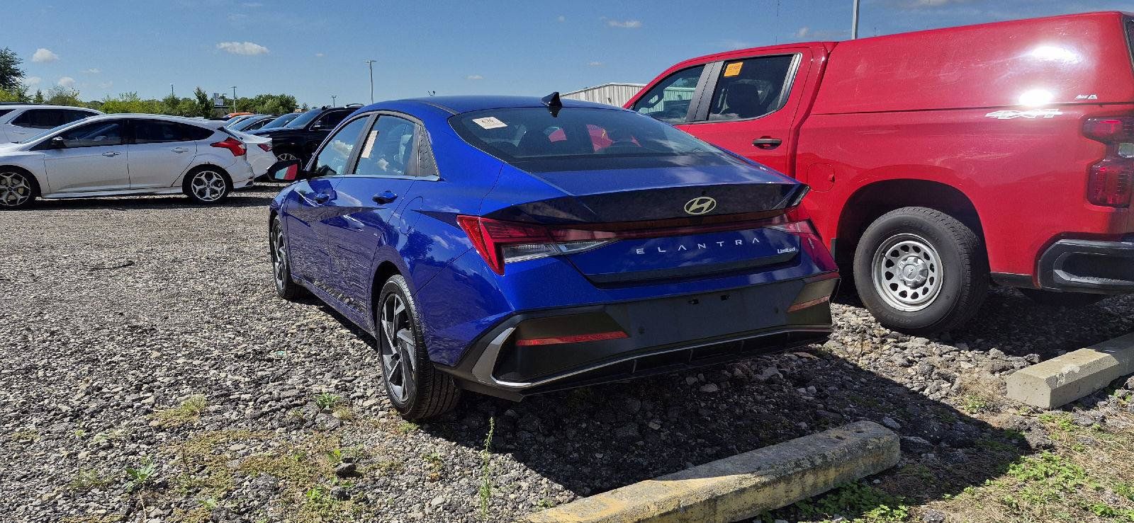 Used 2024 Hyundai Elantra Limited FWD image 4