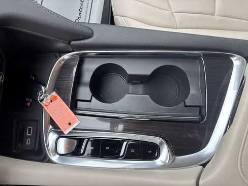 Used 2023 Buick Enclave Essence FWD image 17