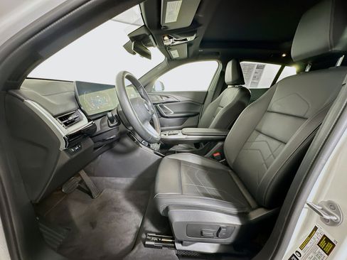 Used 2025 BMW X2 xDrive28i image 13