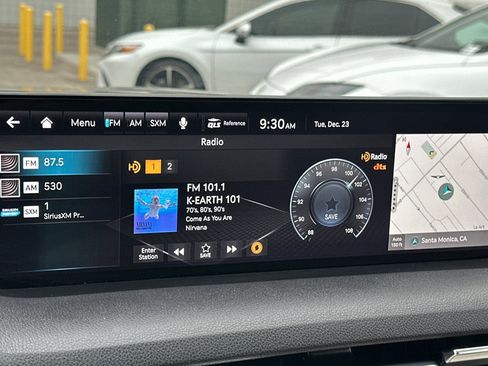 Used 2023 Genesis GV70 2.5T w/ Advanced Package image 19