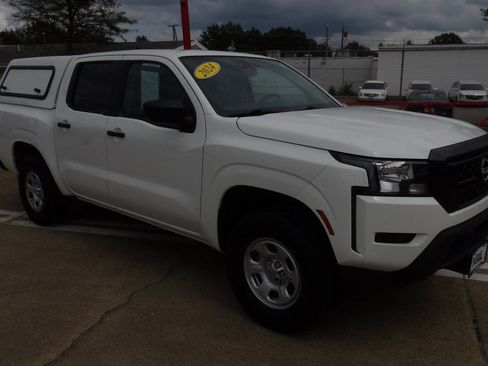 Used 2024 Nissan Frontier S AWD/4WD image 1