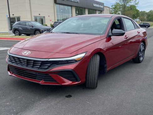 Certified 2025 Hyundai Elantra Sport FWD image 7