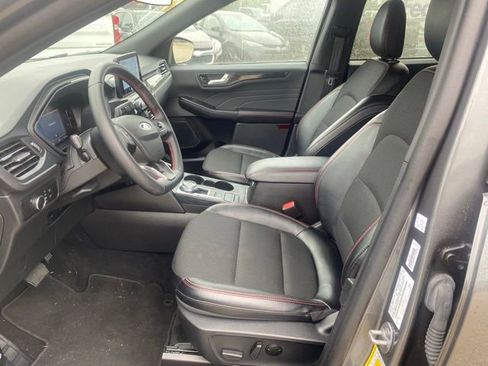 Used 2025 Ford Escape ST-Line FWD image 2