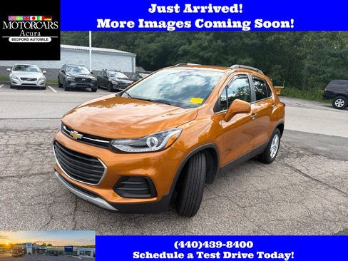Used 2017 Chevrolet Trax LT w/ Sun & Sound Package FWD image 3