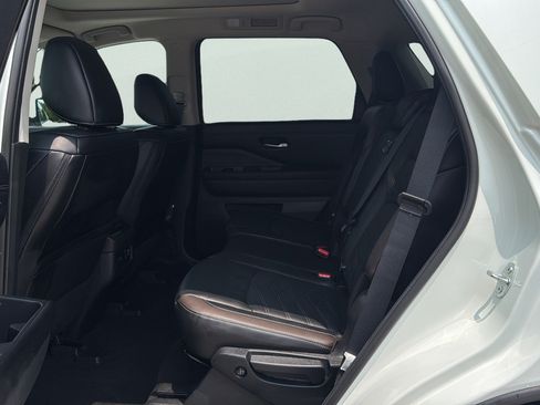 Used 2024 Nissan Pathfinder Platinum w/ Cargo Package AWD/4WD image 14
