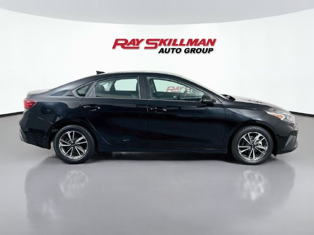Used 2023 Kia Forte LXS w/ LXS Technology Package FWD image 8
