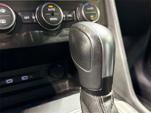 Used 2021 Volkswagen Tiguan SEL Premium R-Line image 19