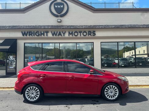 Used 2012 Ford Focus Titanium image 2