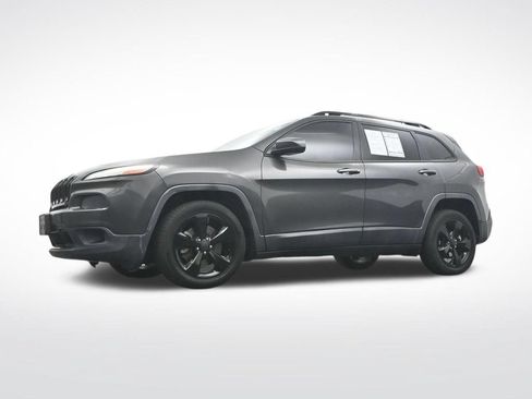 Used 2016 Jeep Cherokee Latitude FWD image 31