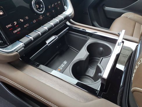 New 2026 GMC Yukon Denali Ultimate AWD/4WD image 16