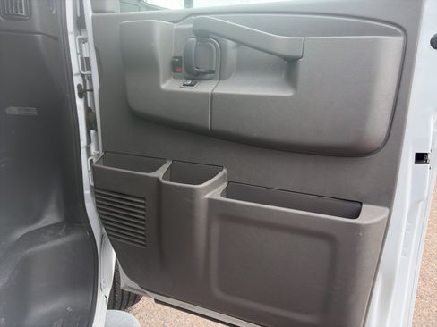 Used 2024 GMC Savana 2500 w/ Driver Convenience Package RWD image 20