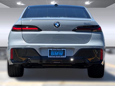 New 2025 BMW 740i image 9