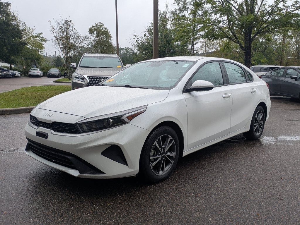 Used 2024 Kia Forte LXS FWD image 7