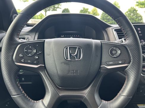 Used 2023 Honda Passport TrailSport image 17
