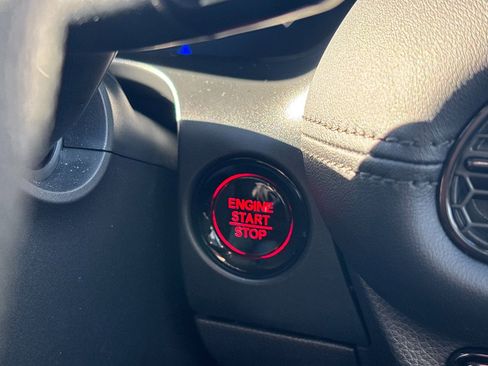 Used 2024 Honda HR-V LX image 23