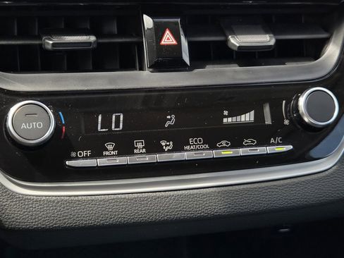 Used 2025 Toyota Corolla LE FWD image 20