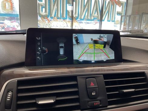 Used 2017 BMW 330i xDrive Wagon image 17