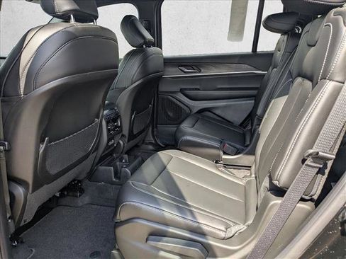 New 2025 Jeep Grand Cherokee L Limited w/ Black Appearance Package image 17