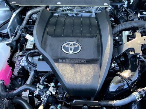 Certified 2024 Toyota Highlander LE image 32